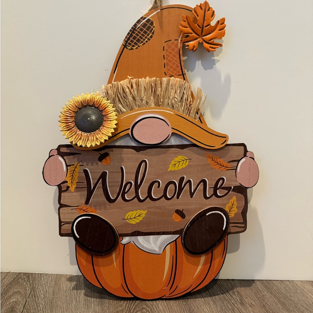 🍁 Cute Fall Gnome Wood Welcome Sign- NWT